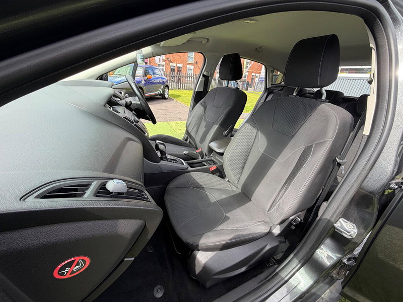 Ford Focus 1.6 Zetec Hatchback 5dr Petrol Powershift Euro 6 (125 ps) 5dr Automatic 2026