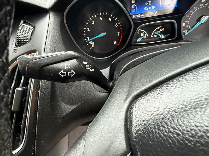 Ford Focus 1.6 Zetec Hatchback 5dr Petrol Powershift Euro 6 (125 ps) 5dr Automatic 2025