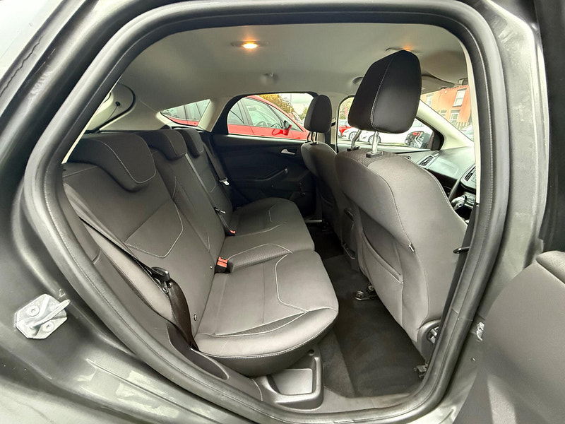 Ford Focus 1.6 Zetec Hatchback 5dr Petrol Powershift Euro 6 (125 ps) 5dr Automatic 2025