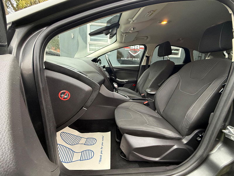 Ford Focus 1.6 Zetec Hatchback 5dr Petrol Powershift Euro 6 (125 ps) 5dr Automatic 2025