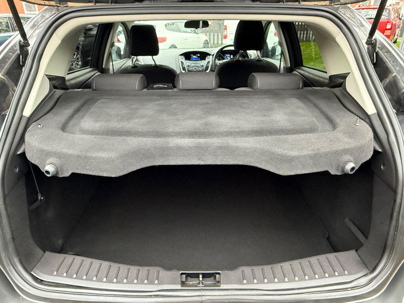 Ford Focus 1.6 Zetec Hatchback 5dr Petrol Powershift Euro 6 (125 ps) 5dr Automatic 2025