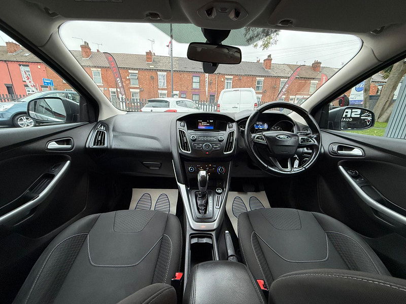 Ford Focus 1.6 Zetec Hatchback 5dr Petrol Powershift Euro 6 (125 ps) 5dr Automatic 2025