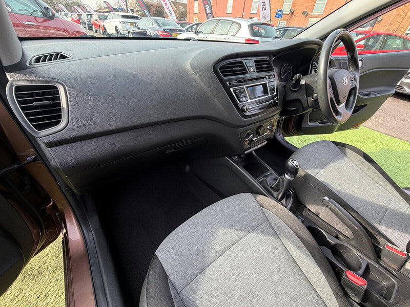 Hyundai I20 1.2 Blue Drive SE Hatchback 5dr Petrol Manual Euro 6 (s/s) (84 ps) 5dr Manual 2026