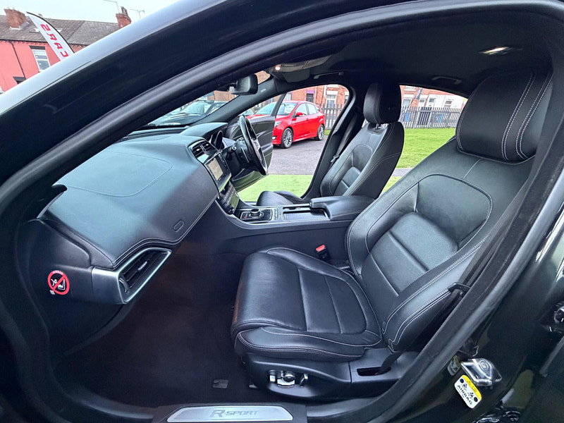 Jaguar XE 2.0d R-Sport Saloon 4dr Diesel Auto AWD Euro 6 (s/s) (240 ps) 4dr Automatic 2026