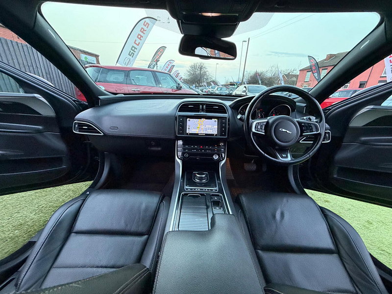 Jaguar XE 2.0d R-Sport Saloon 4dr Diesel Auto AWD Euro 6 (s/s) (240 ps) 4dr Automatic 2026