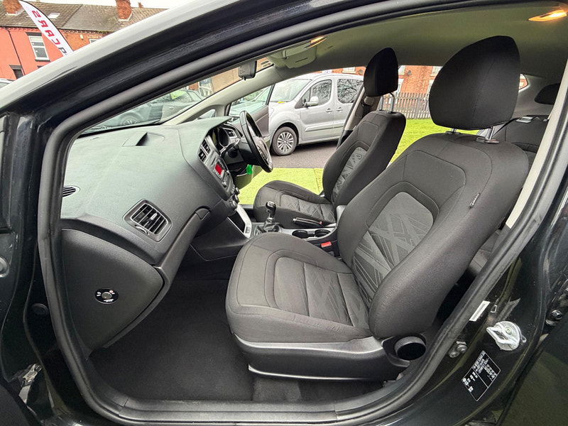 Kia Ceed 1.4 VR7 Hatchback 5dr Petrol Manual Euro 5 (98 bhp) 5dr Manual 2026