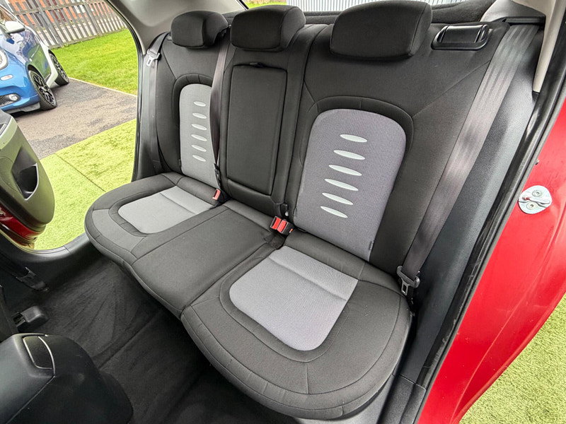 Kia Ceed 1.6 CRDi EcoDynamics 2 Hatchback 5dr Diesel Manual Euro 5 (s/s) (126 bhp) 5dr Manual 2026