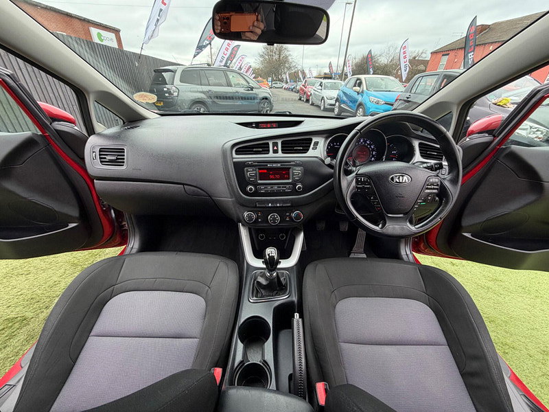 Kia Ceed 1.6 CRDi EcoDynamics 2 Hatchback 5dr Diesel Manual Euro 5 (s/s) (126 bhp) 5dr Manual 2026