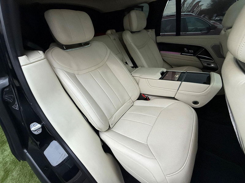 Land Rover Range Rover 3.0 D350 MHEV Autobiography SUV 5dr Diesel Auto 4WD Euro 6 (s/s) (350 ps) 5dr Automatic 2026