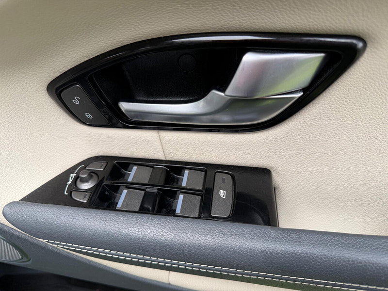 Land Rover Range Rover Evoque 2.0 TD4 SE Tech SUV 5dr Diesel Auto 4WD Euro 6 (s/s) (180 ps) 5dr Automatic 2026