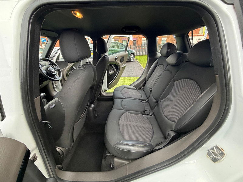 MINI Countryman 1.6 Cooper D SUV 5dr Diesel Manual ALL4 Euro 5 (s/s) (112 ps) 5dr Manual 2026