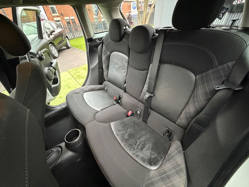 MINI Hatch 1.5 Cooper D Hatchback 5dr Diesel Manual Euro 6 (s/s) (116 ps) 5dr Manual 2026