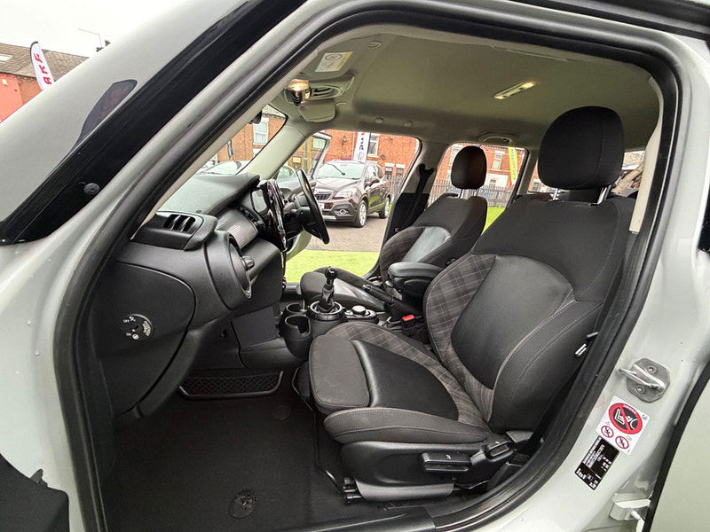 MINI Hatch 1.5 Cooper D Hatchback 5dr Diesel Manual Euro 6 (s/s) (116 ps) 5dr Manual 2026