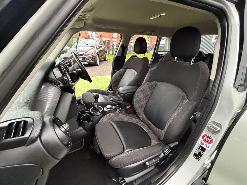 MINI Hatch 1.5 Cooper D Hatchback 5dr Diesel Manual Euro 6 (s/s) (116 ps) 5dr Manual 2026