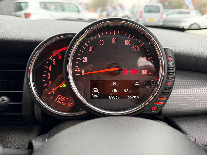 MINI Hatch 1.5 Cooper D Hatchback 5dr Diesel Manual Euro 6 (s/s) (116 ps) 5dr Manual 2026