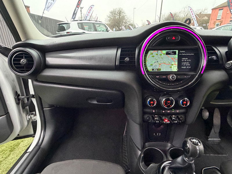 MINI Hatch 1.5 Cooper D Hatchback 5dr Diesel Manual Euro 6 (s/s) (116 ps) 5dr Manual 2026