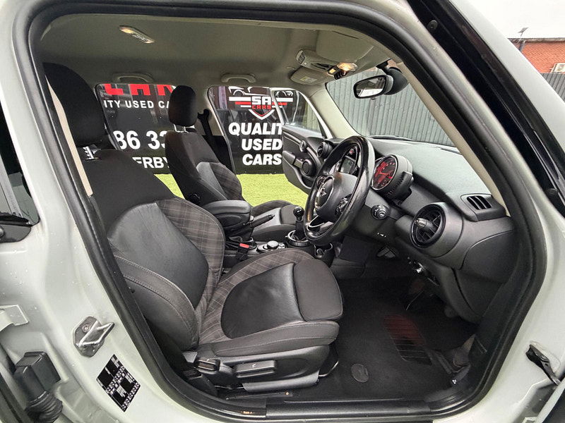 MINI Hatch 1.5 Cooper D Hatchback 5dr Diesel Manual Euro 6 (s/s) (116 ps) 5dr Manual 2026