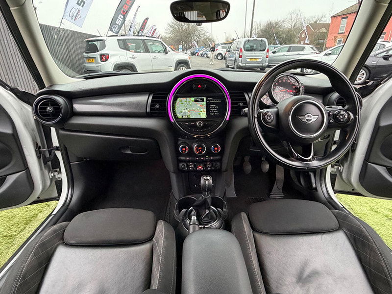 MINI Hatch 1.5 Cooper D Hatchback 5dr Diesel Manual Euro 6 (s/s) (116 ps) 5dr Manual 2026