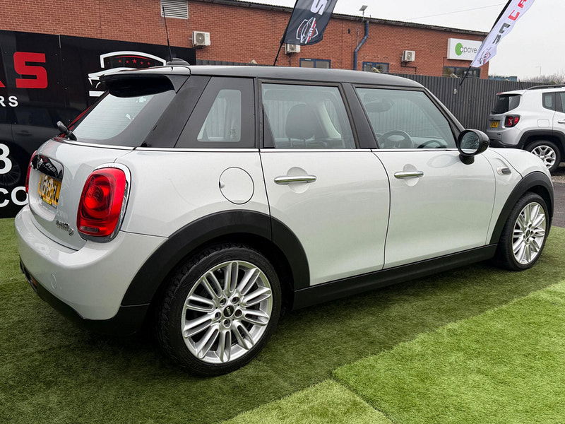 MINI Hatch 1.5 Cooper D Hatchback 5dr Diesel Manual Euro 6 (s/s) (116 ps) 5dr Manual 2026