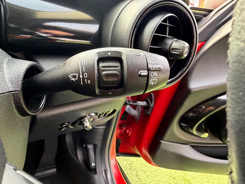 MINI Hatch 1.5 One D Hatchback 3dr Diesel Manual Euro 6 (s/s) (95 ps) 3dr Manual 2026