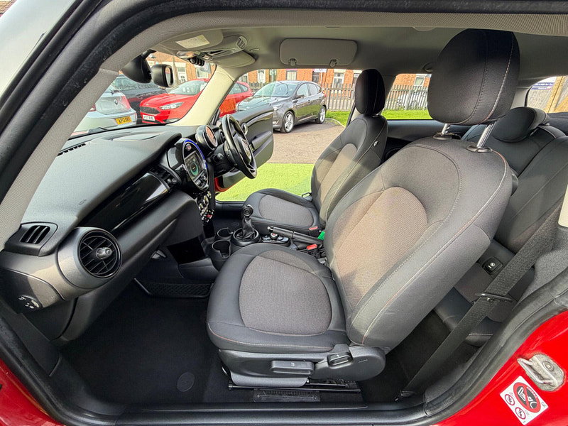 MINI Hatch 1.5 One D Hatchback 3dr Diesel Manual Euro 6 (s/s) (95 ps) 3dr Manual 2026