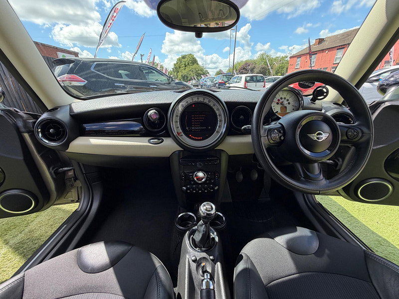 MINI Hatch 1.6 Cooper Hatchback 3dr Petrol Manual Euro 5 (s/s) (122 ps) 3dr Manual 2026