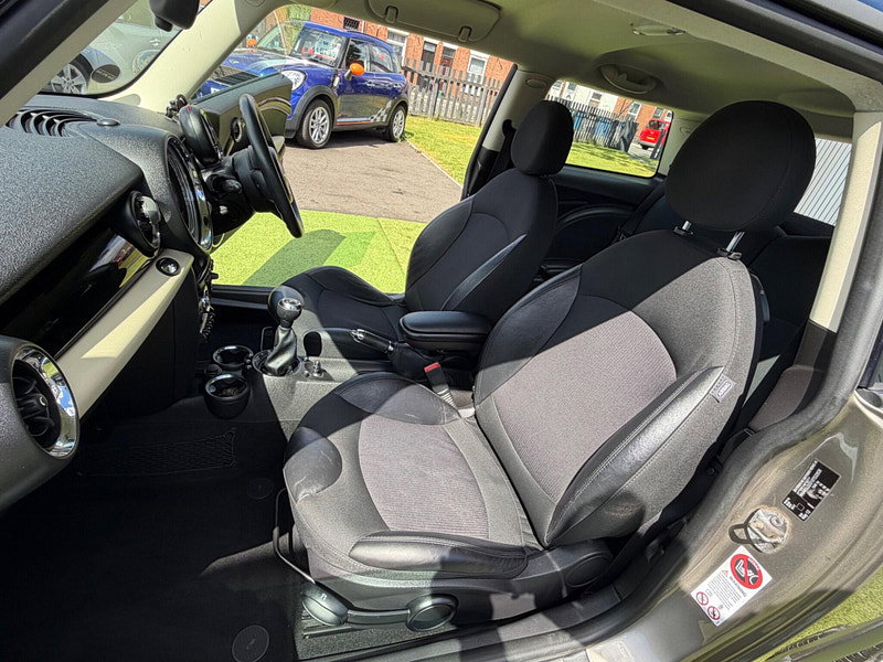 MINI Hatch 1.6 Cooper Hatchback 3dr Petrol Manual Euro 5 (s/s) (122 ps) 3dr Manual 2026