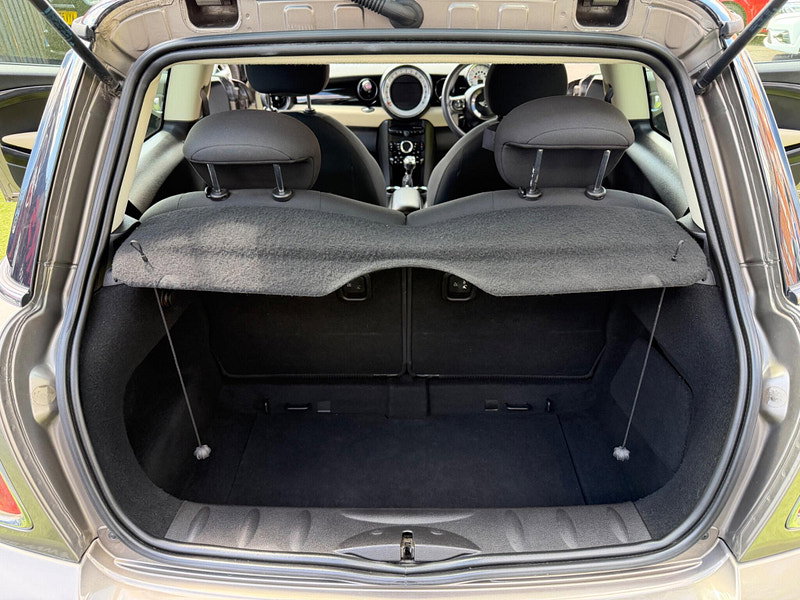 MINI Hatch 1.6 Cooper Hatchback 3dr Petrol Manual Euro 5 (s/s) (122 ps) 3dr Manual 2026