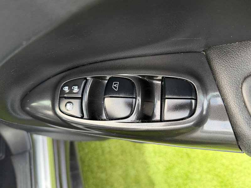 Nissan Juke 1.2 DIG-T Tekna SUV 5dr Petrol Manual Euro 5 (s/s) Euro 5 (115 ps) 5dr Manual 2026