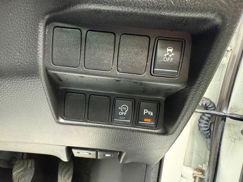 Nissan Qashqai 1.5 dCi Tekna SUV 5dr Diesel Manual 2WD Euro 5 (s/s) (110 ps) 5dr Manual 2025