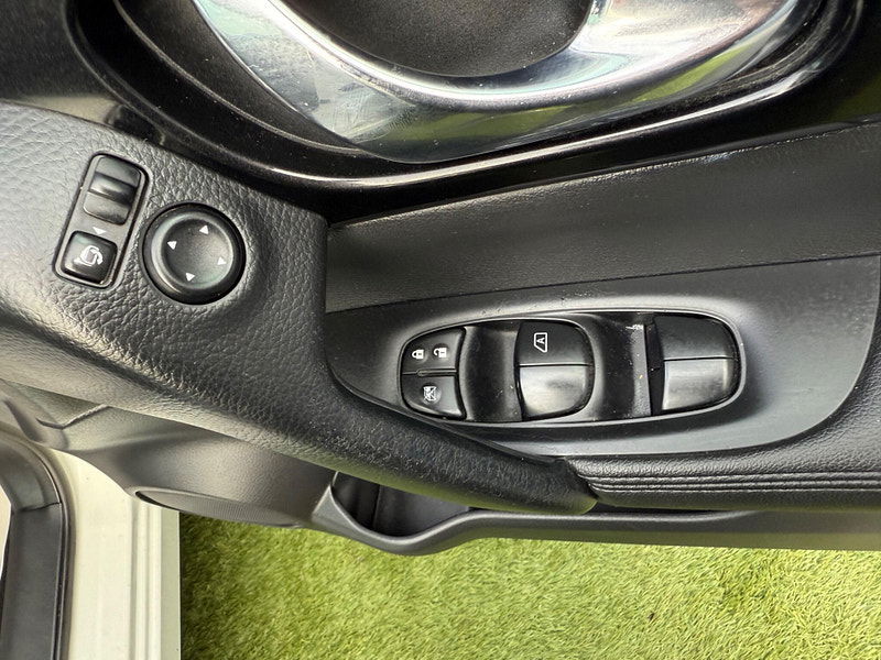 Nissan Qashqai 1.5 dCi Tekna SUV 5dr Diesel Manual 2WD Euro 5 (s/s) (110 ps) 5dr Manual 2025