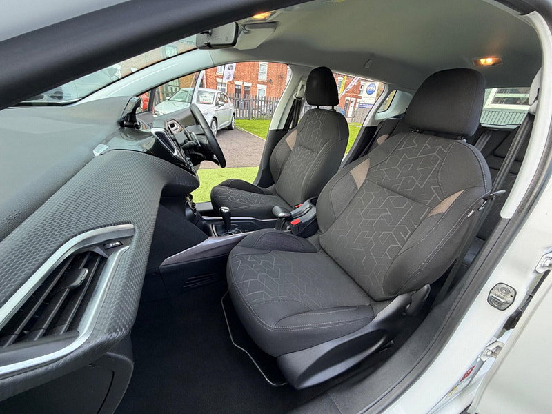 Peugeot 2008 1.2 PureTech Active SUV 5dr Petrol ETG Euro 6 (s/s) (82 ps) 5dr Automatic 2026