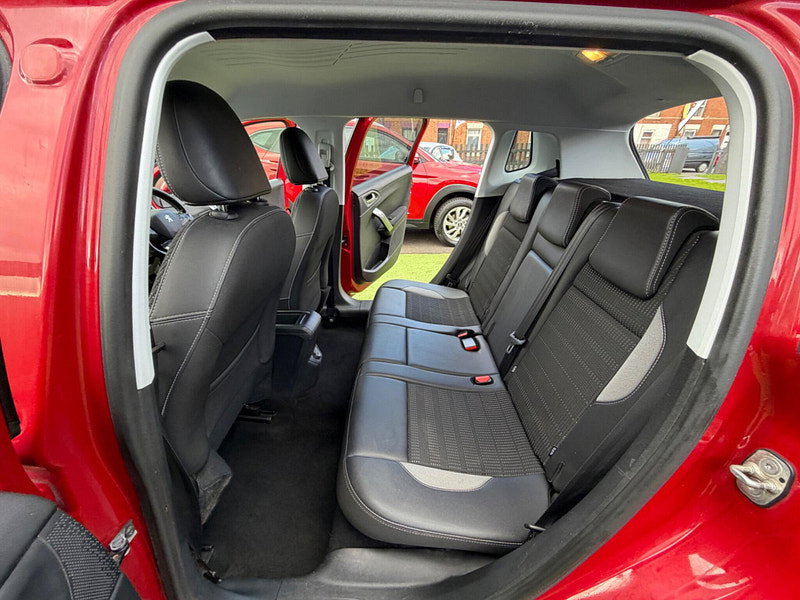 Peugeot 2008 1.2 PureTech Allure SUV 5dr Petrol Manual Euro 6 (82 ps) 5dr Manual 2026