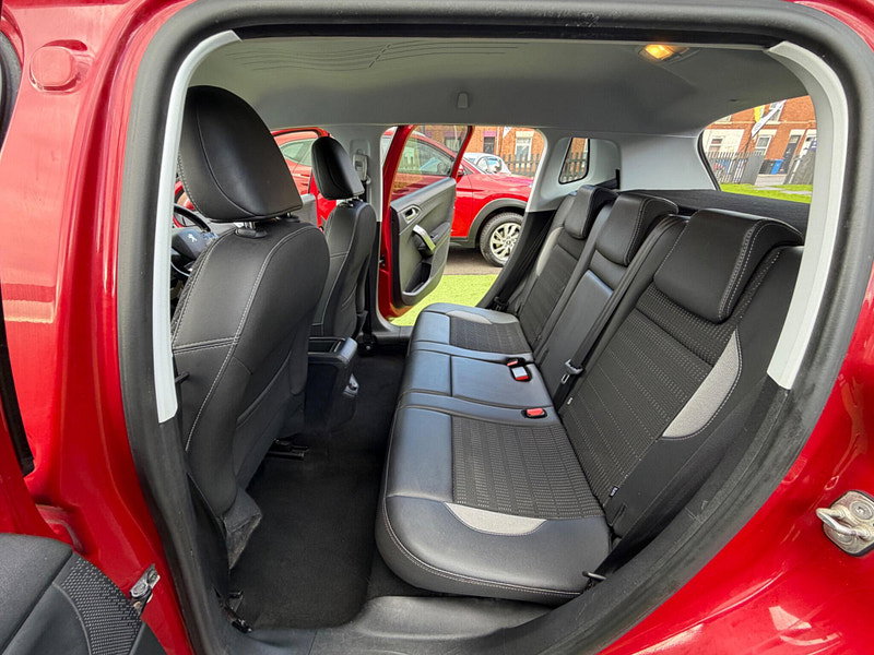 Peugeot 2008 1.2 PureTech Allure SUV 5dr Petrol Manual Euro 6 (82 ps) 5dr Manual 2026