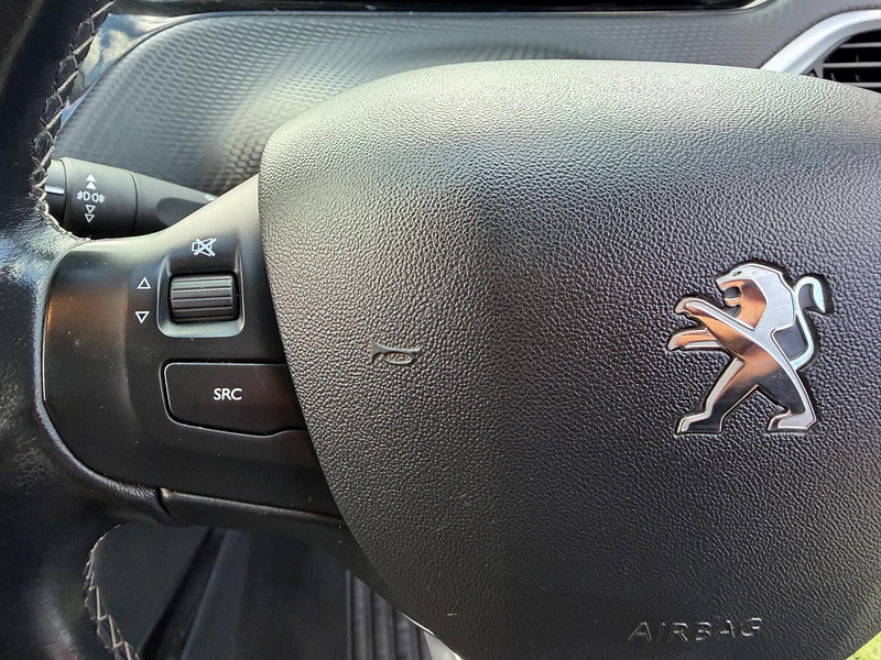 Peugeot 2008 1.2 PureTech Allure SUV 5dr Petrol Manual Euro 6 (82 ps) 5dr Manual 2026