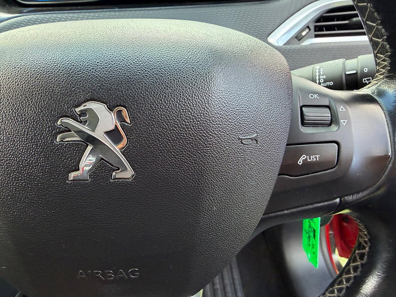 Peugeot 2008 1.2 PureTech Allure SUV 5dr Petrol Manual Euro 6 (82 ps) 5dr Manual 2026