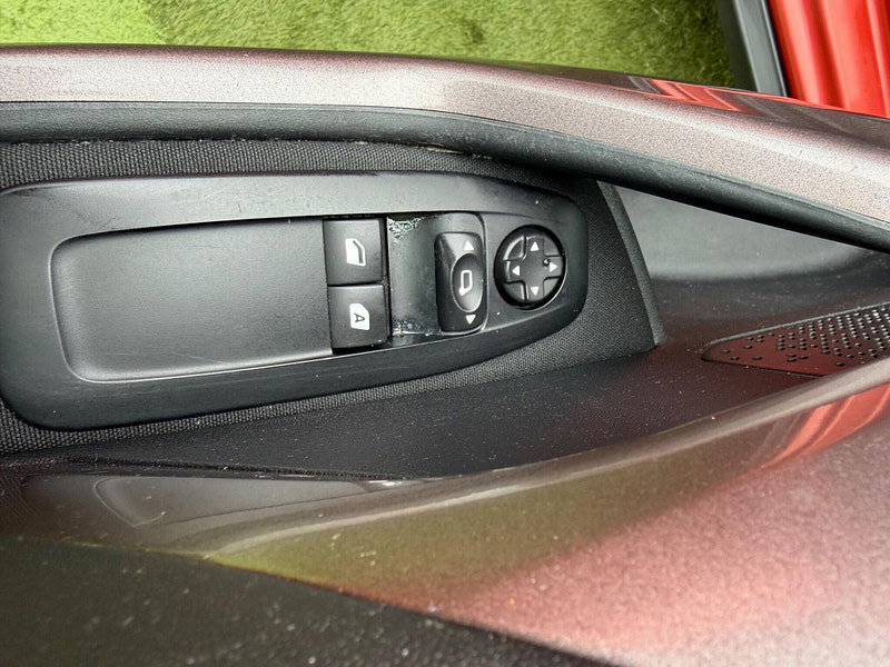 Peugeot 2008 1.6 BlueHDi Active SUV 5dr Diesel Manual Euro 6 (s/s) (100 ps) 5dr Manual 2026