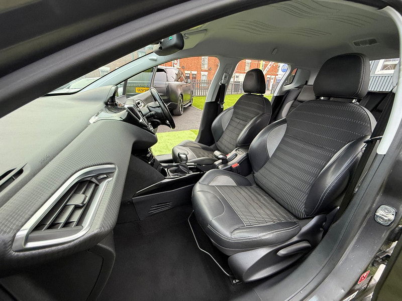 Peugeot 2008 1.6 BlueHDi Allure SUV 5dr Diesel Manual Euro 6 (100 ps) 5dr Manual 2025