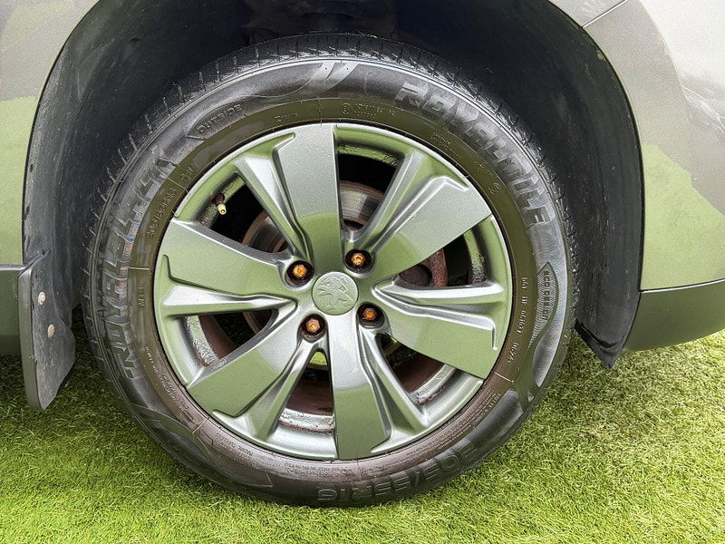 Peugeot 2008 1.6 e-HDi Allure SUV 5dr Diesel EGC Euro 5 (s/s) (92 ps) 5dr Automatic 2026