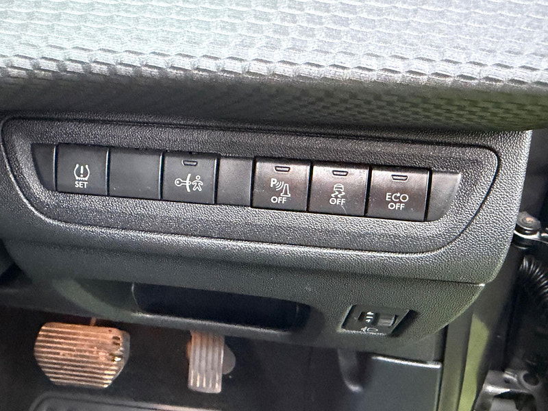 Peugeot 2008 1.6 e-HDi Allure SUV 5dr Diesel EGC Euro 5 (s/s) (92 ps) 5dr Automatic 2026