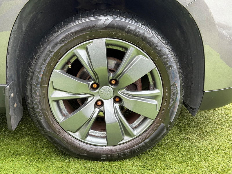 Peugeot 2008 1.6 e-HDi Allure SUV 5dr Diesel EGC Euro 5 (s/s) (92 ps) 5dr Automatic 2026