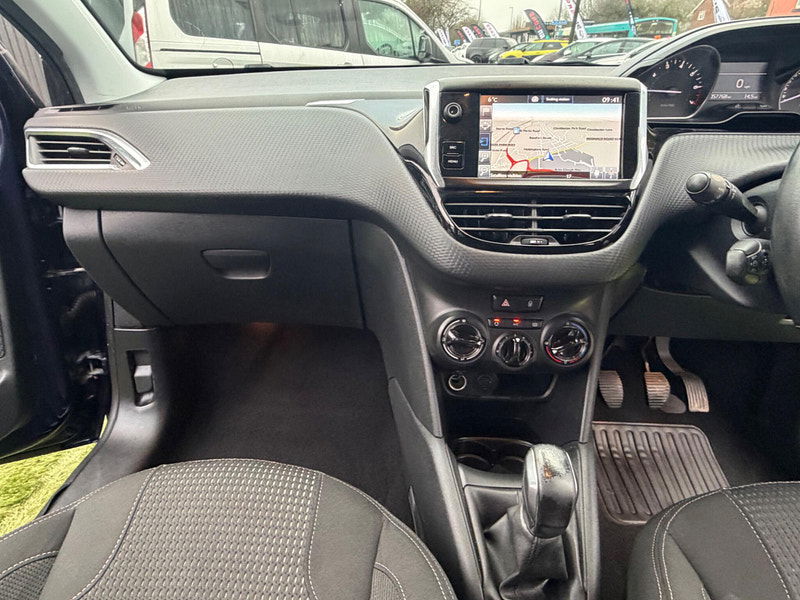 Peugeot 208 1.2 PureTech Allure Hatchback 5dr Petrol Manual Euro 6 (82 ps) 5dr Manual 2026