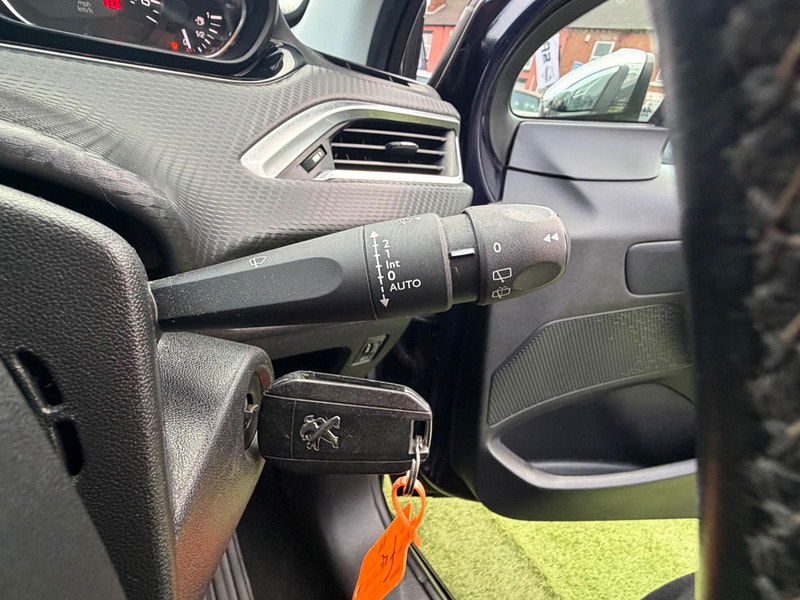 Peugeot 208 1.2 PureTech Allure Hatchback 5dr Petrol Manual Euro 6 (82 ps) 5dr Manual 2026