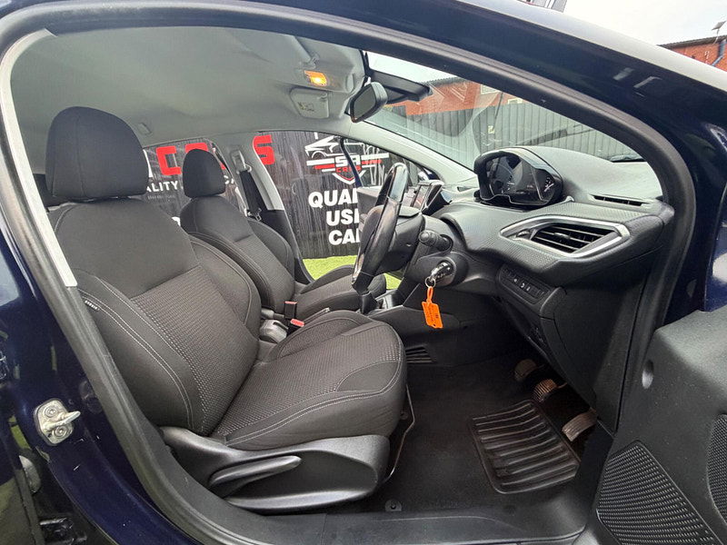 Peugeot 208 1.2 PureTech Allure Hatchback 5dr Petrol Manual Euro 6 (82 ps) 5dr Manual 2026