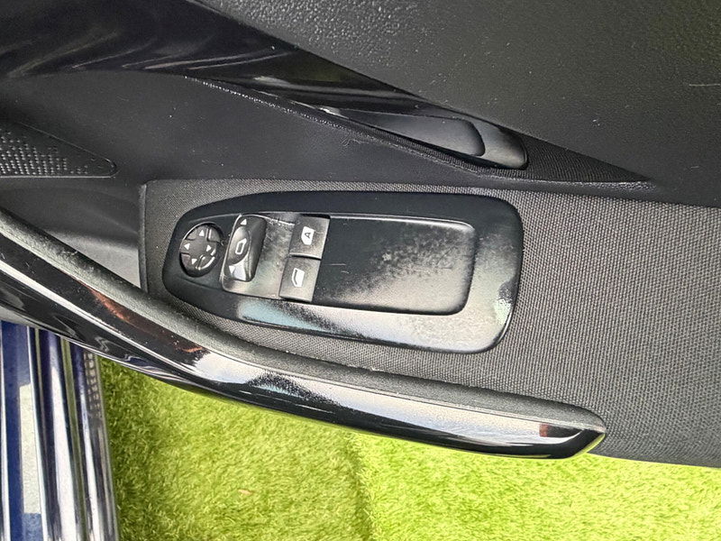 Peugeot 208 1.2 PureTech Allure Hatchback 5dr Petrol Manual Euro 6 (82 ps) 5dr Manual 2026