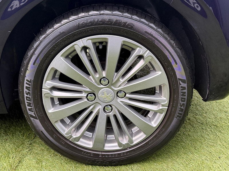 Peugeot 208 1.2 PureTech Allure Hatchback 5dr Petrol Manual Euro 6 (82 ps) 5dr Manual 2026