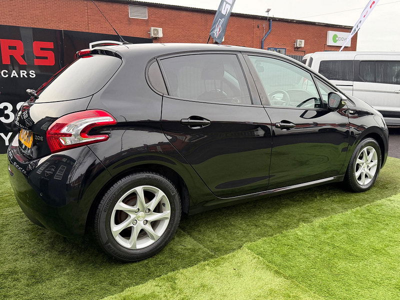 Peugeot 208 1.4 HDi Style Hatchback 5dr Diesel Manual Euro 5 (70 ps) 5dr Manual 2026