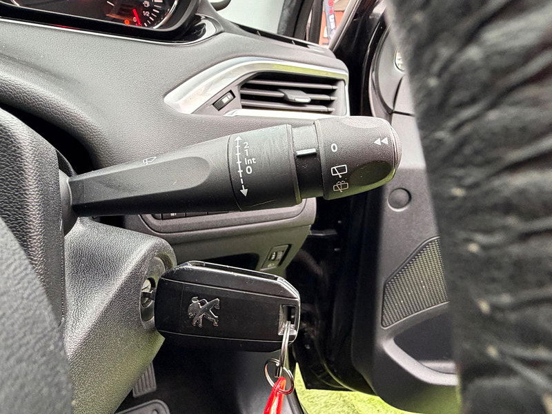 Peugeot 208 1.4 HDi Style Hatchback 5dr Diesel Manual Euro 5 (70 ps) 5dr Manual 2026