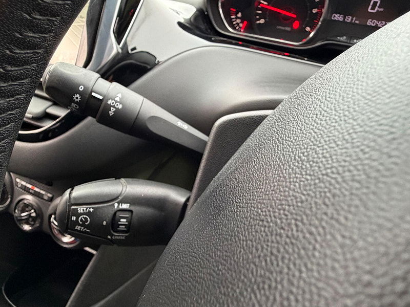 Peugeot 208 1.4 HDi Style Hatchback 5dr Diesel Manual Euro 5 (70 ps) 5dr Manual 2026