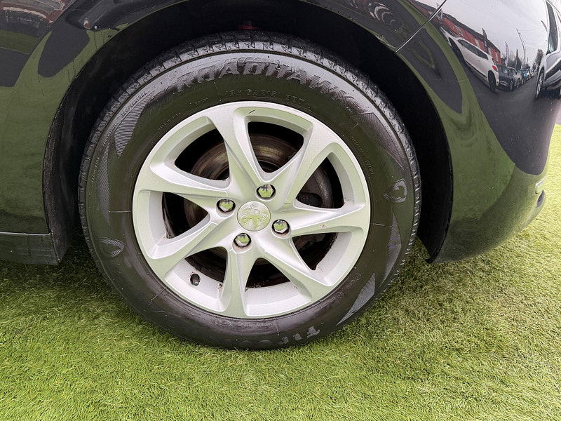 Peugeot 208 1.4 HDi Style Hatchback 5dr Diesel Manual Euro 5 (70 ps) 5dr Manual 2026